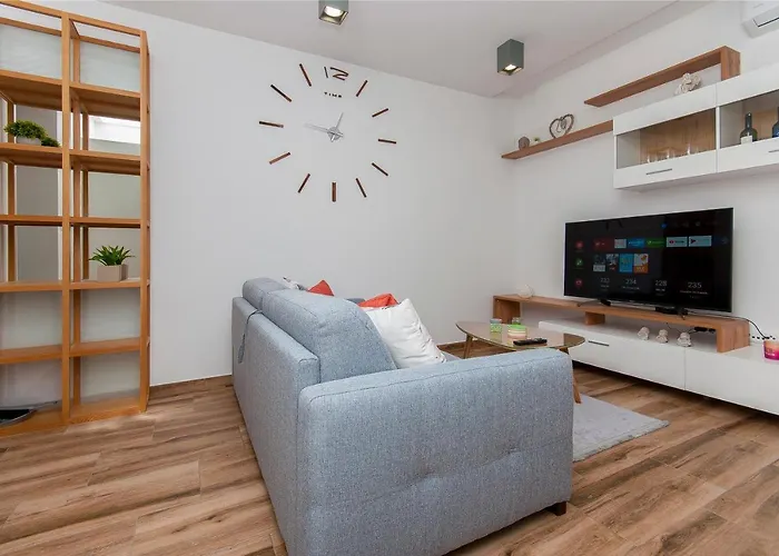 Deluxe Apartment White Angel