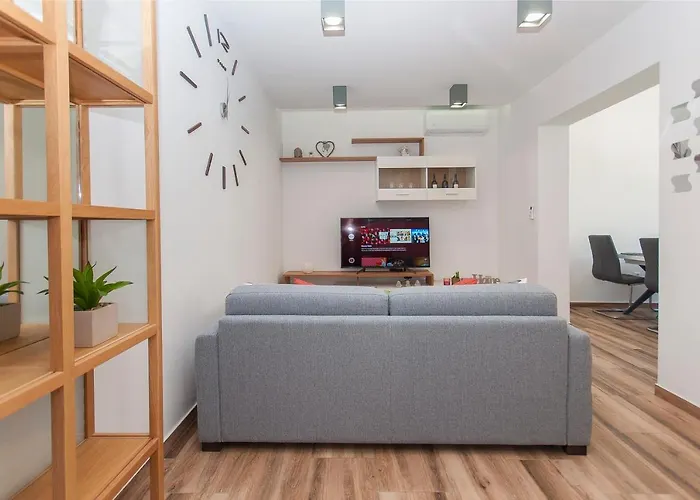 Deluxe Apartment White Angel