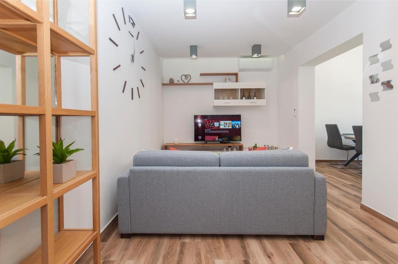 Deluxe White Angel Apartment Duce
